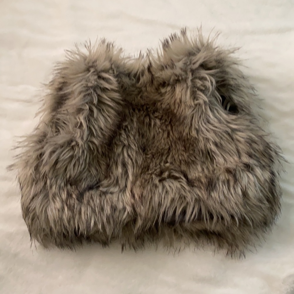 Old Navy Faux Fur Vest - Picture 2 of 6
